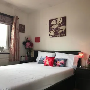 https://spacious-house-15min-to-canary-wharf-o2-excel-central-london.cambridgehotelsuk.com